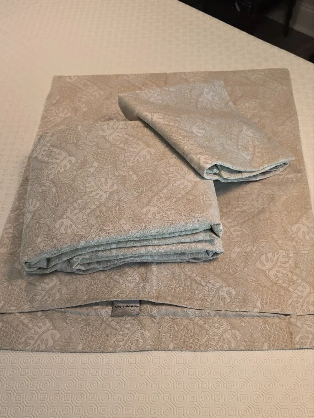 Full/Queen Tommy Bahama Jaquard Coverlet